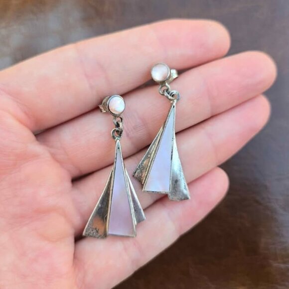 Vtg Pink Mother of Pearl Triangular Geometric Sterling Silver Earrings Mexico - Picture 1 of 7